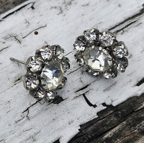 Vintage Rhinestone Earrings - Picture 7 of 9